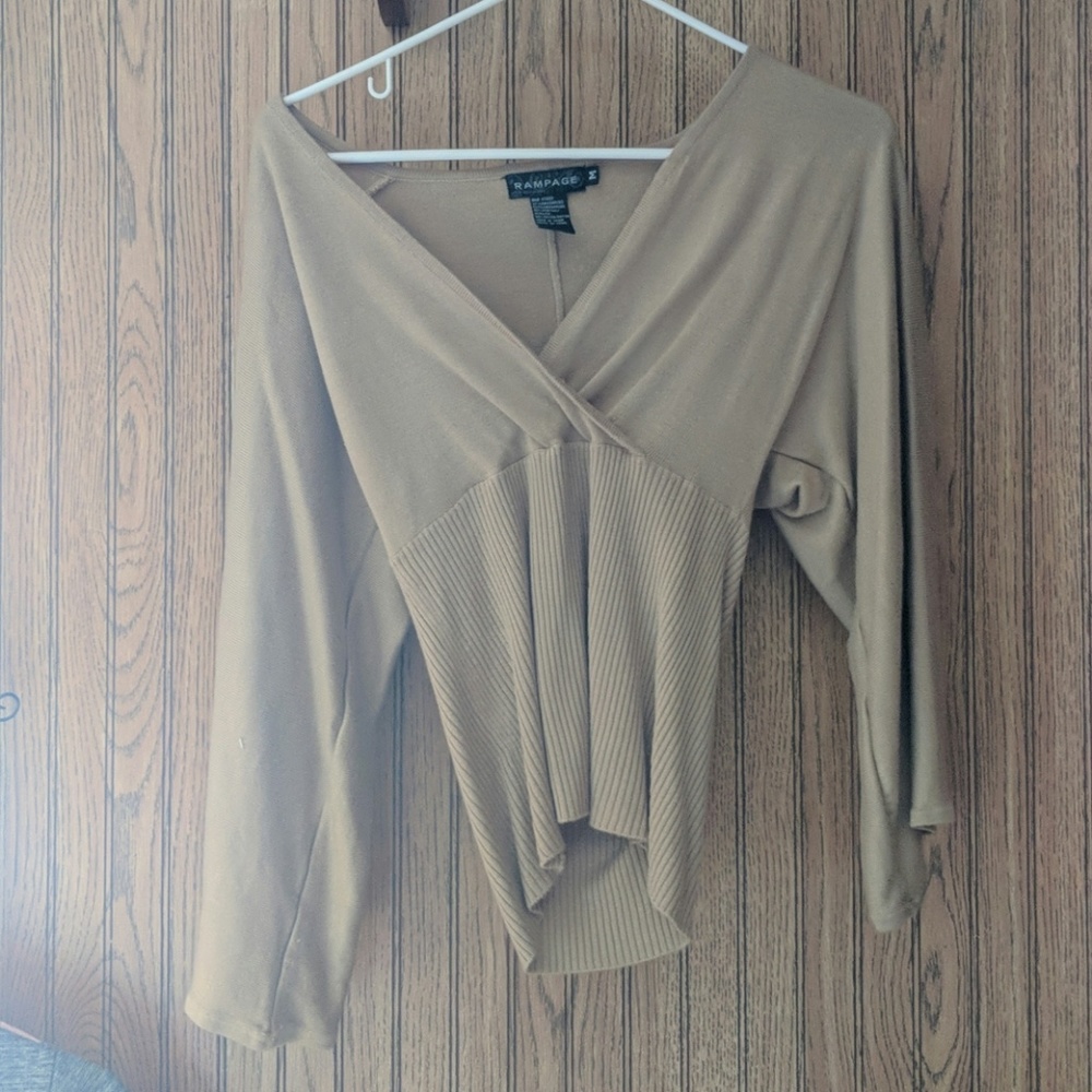 Super cute casual top!